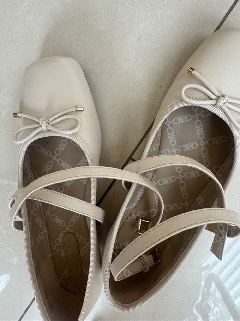 MICHAEL Michael Kors Cream Cross-Strap Ballet Flats with Bow - Picture 5 of 5